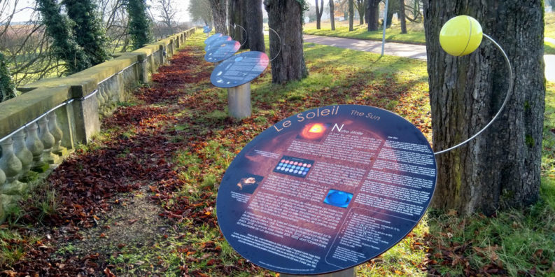 PIC BOIS - Pupitres du parcours du système solaire - Observatoire de Paris - Meudon (92)